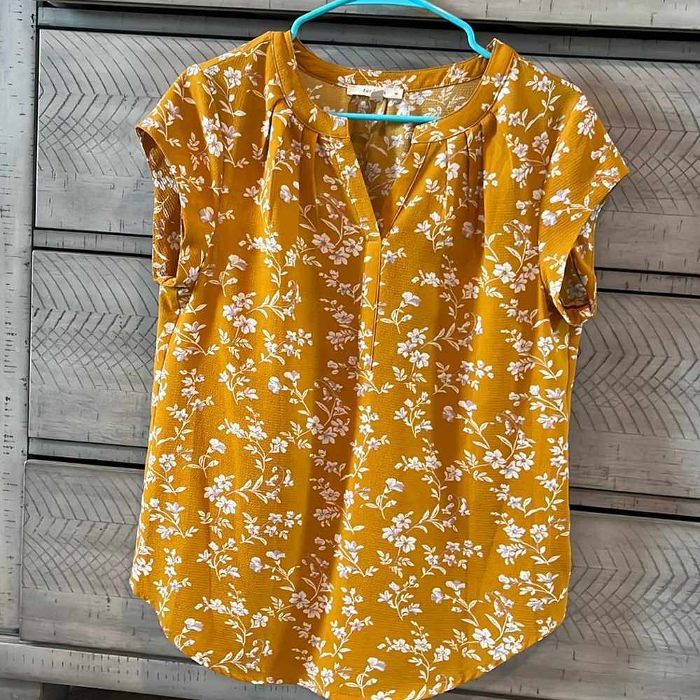 Pretty flowered Mustard colored blouse
